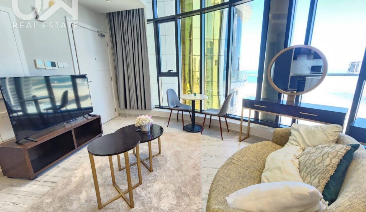 FULLY FURNISHED STUDIO WATERFRONT- AMINITIES- COZY