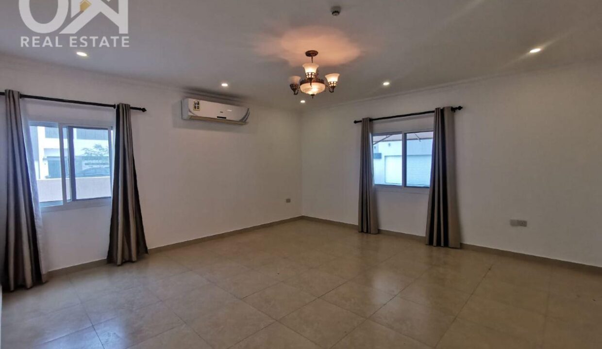 Modern Beautiful Three-Bedroom Apartment In saar