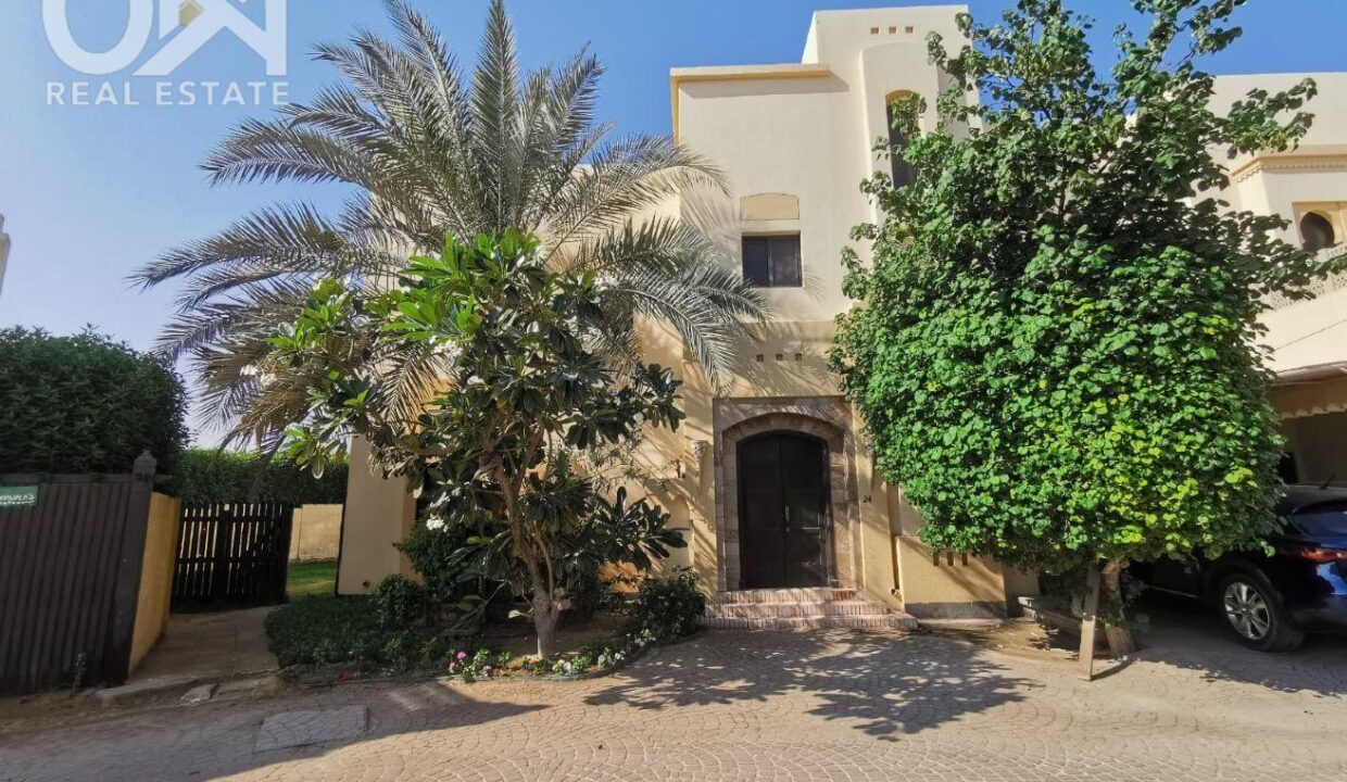 Private garden / Beautiful Four-Bedrooms Villa