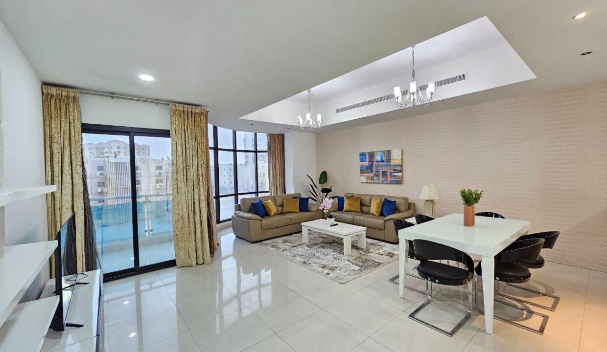 LUXURY | WEEKLY HOUSEKEEPING | ELEGANT | BALCONY