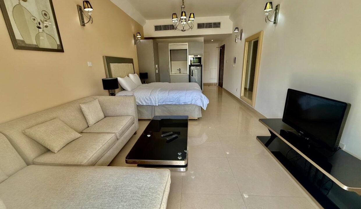 Studio with balcony | Inclusive | Light & Spacious