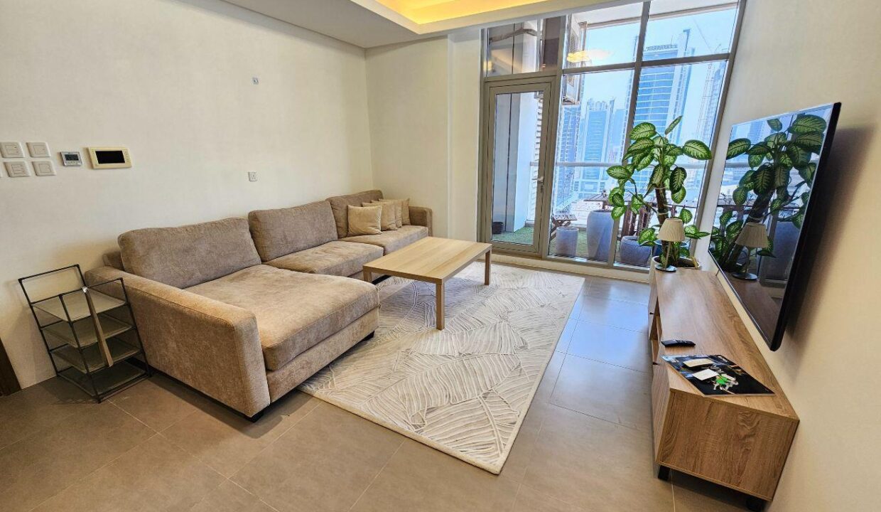 BEST PRICE * WALKING DISTANCE TO CITY CENTER