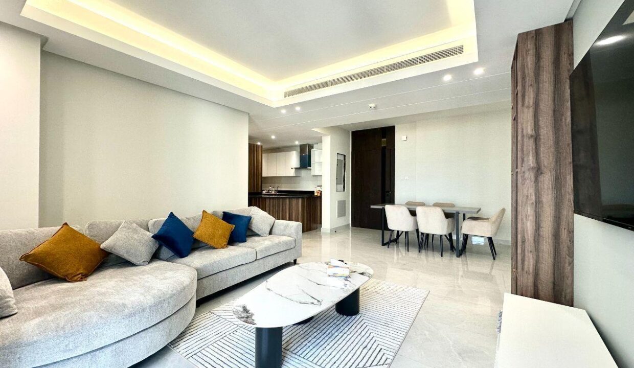 MODERN / HIGH FLOOR / NEXT TO LAGOON