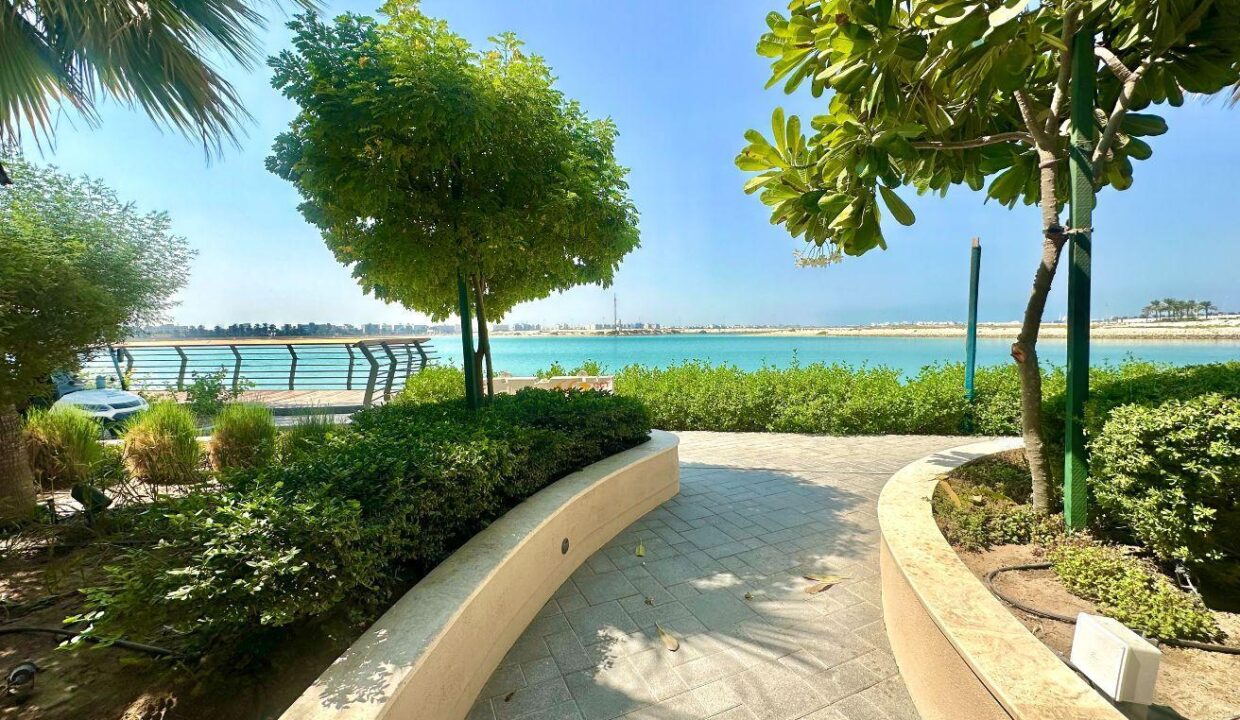 EXCLUSIVE BEACHFRONT DUPLEX VILLA