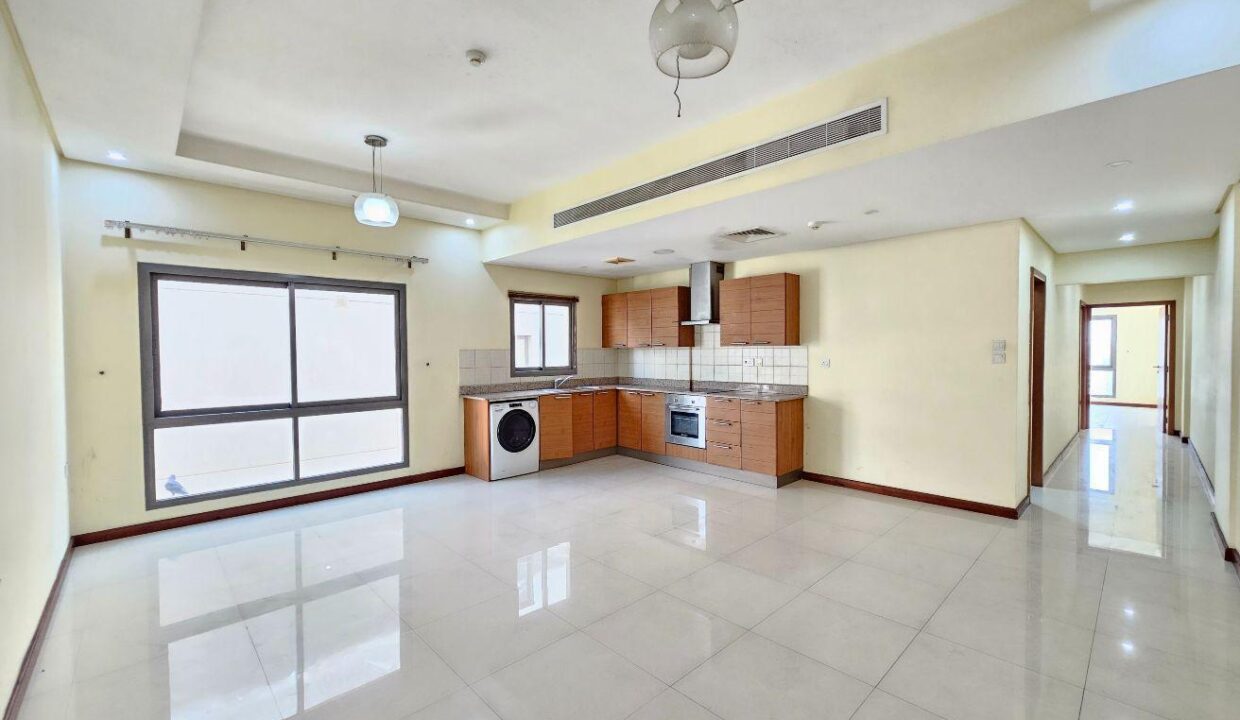 Spacious 2BR Family Apartment with Pool & Gym