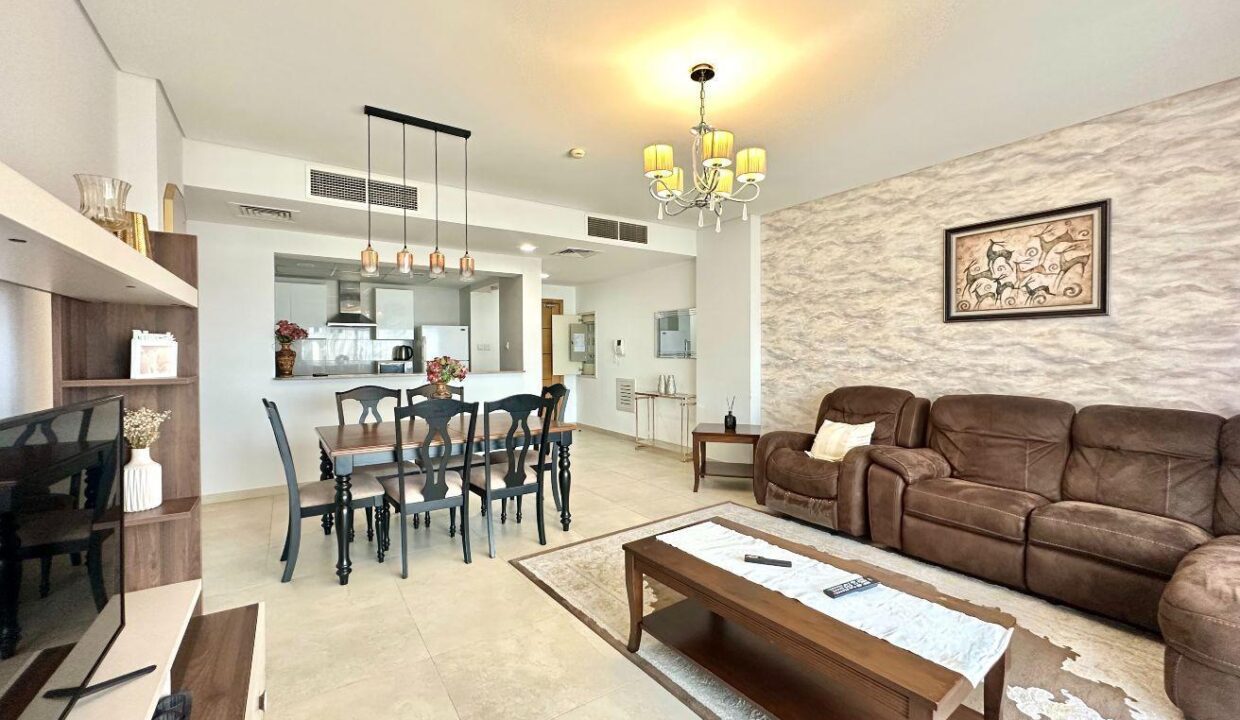 GOOD DEAL / SPACIOUS / PRIME LOCATION