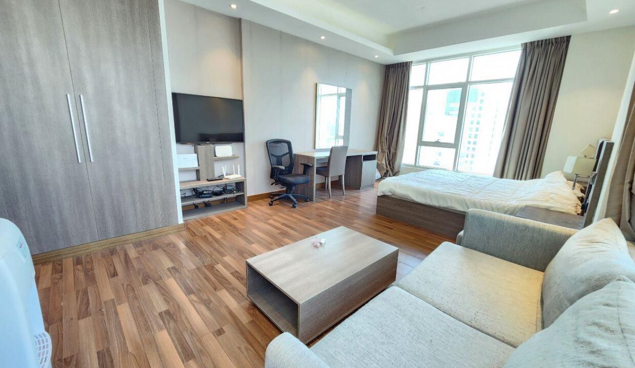 SPACIOUS STUDIO | MODERN DESIGN** | WALK TO DANA**