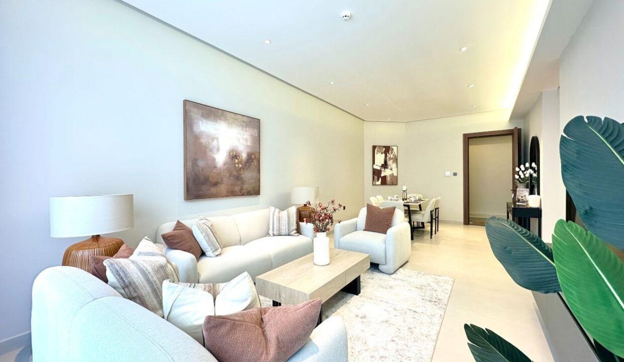 BRAND NEW MODERN AND SPACIOUS / CLOSED KITCHEN