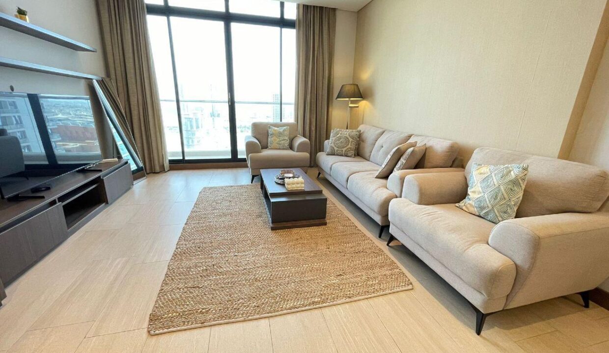 WALKING DISTANCE TO CITY CENTER* POOL*GYM*BARBECUE