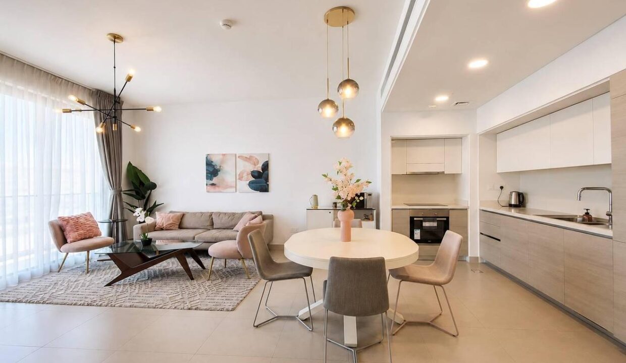 Spacious 2-Bedroom Apartment – Beach Access