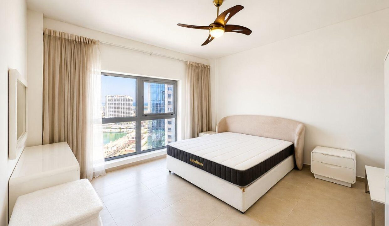 Amwaj Avenue