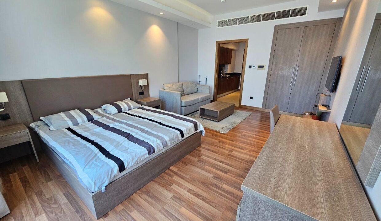 BEST PRICE * SAFE LOCATION* LOW FLOOR * POOL * GYM