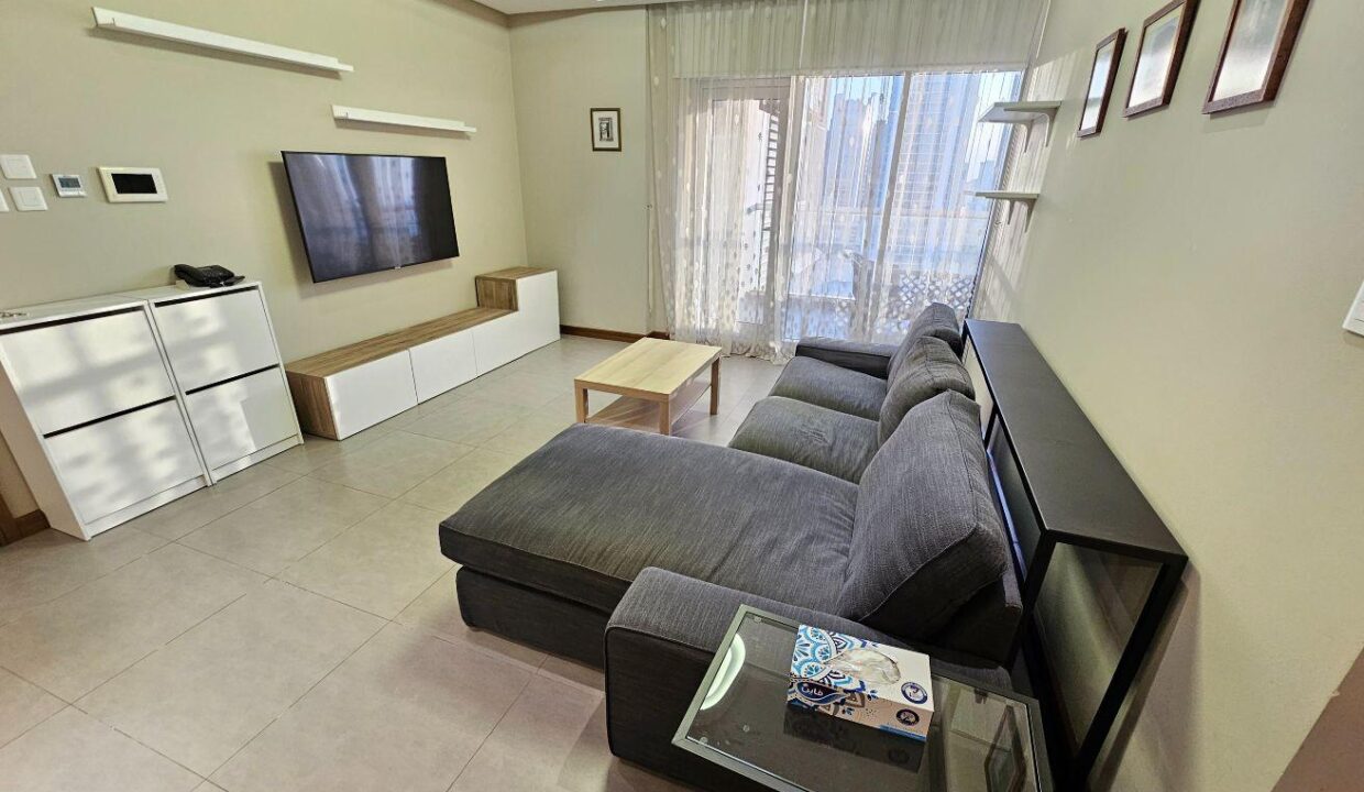SEA VIEW* BALCONY* WALKING DISTANCE TO CITY CENTER