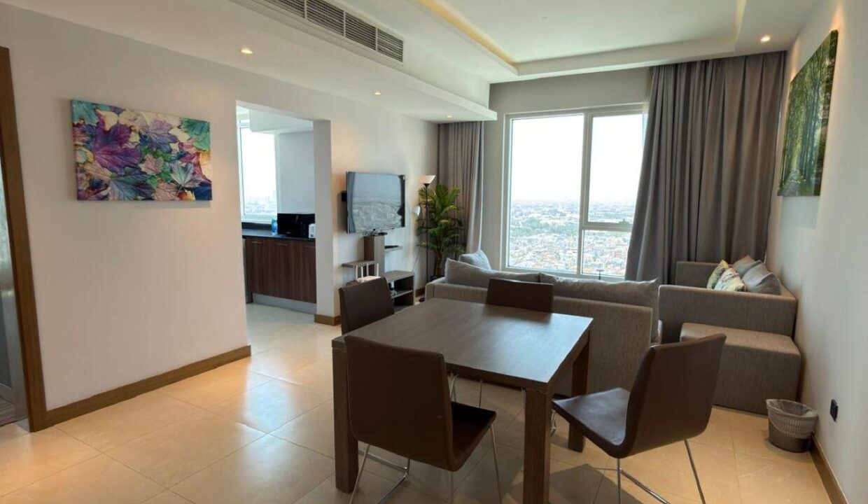 Amazing 1BR Higher Floor Hot Deal Excellent Area**