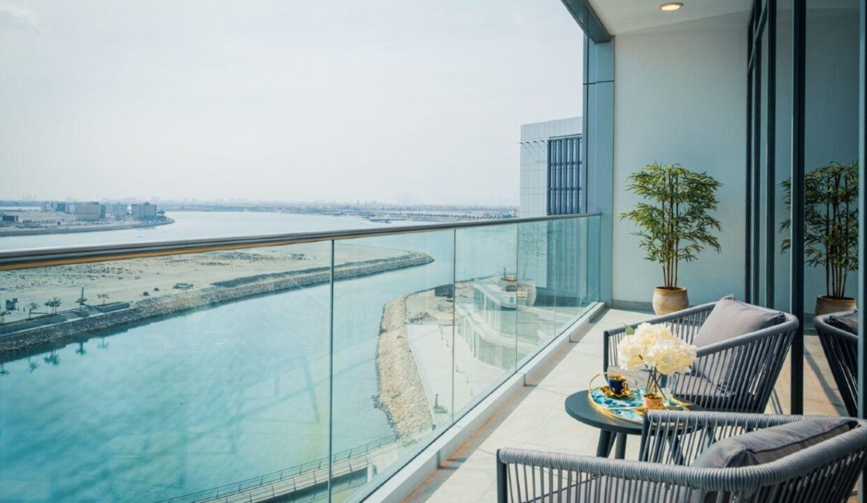 SEA VIEW MODERN APARTMENT / WITH MAID ROOM