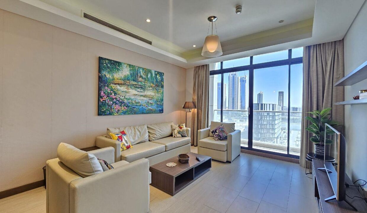 CITY VIEW|BALCONY| WALKING DISTANCE TO CITY CENTER
