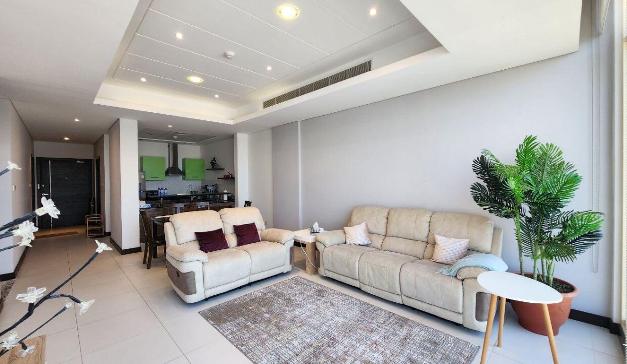 High-Floor 2BR| Sea & Resort Views |outdoor pool