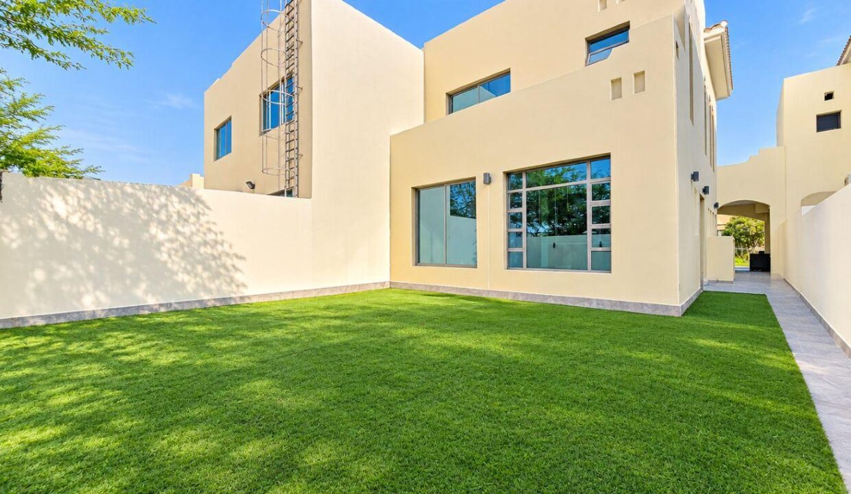 HOT DEAL | 2BR VILLA | PARK ESTATE |PRIVATE GARDEN