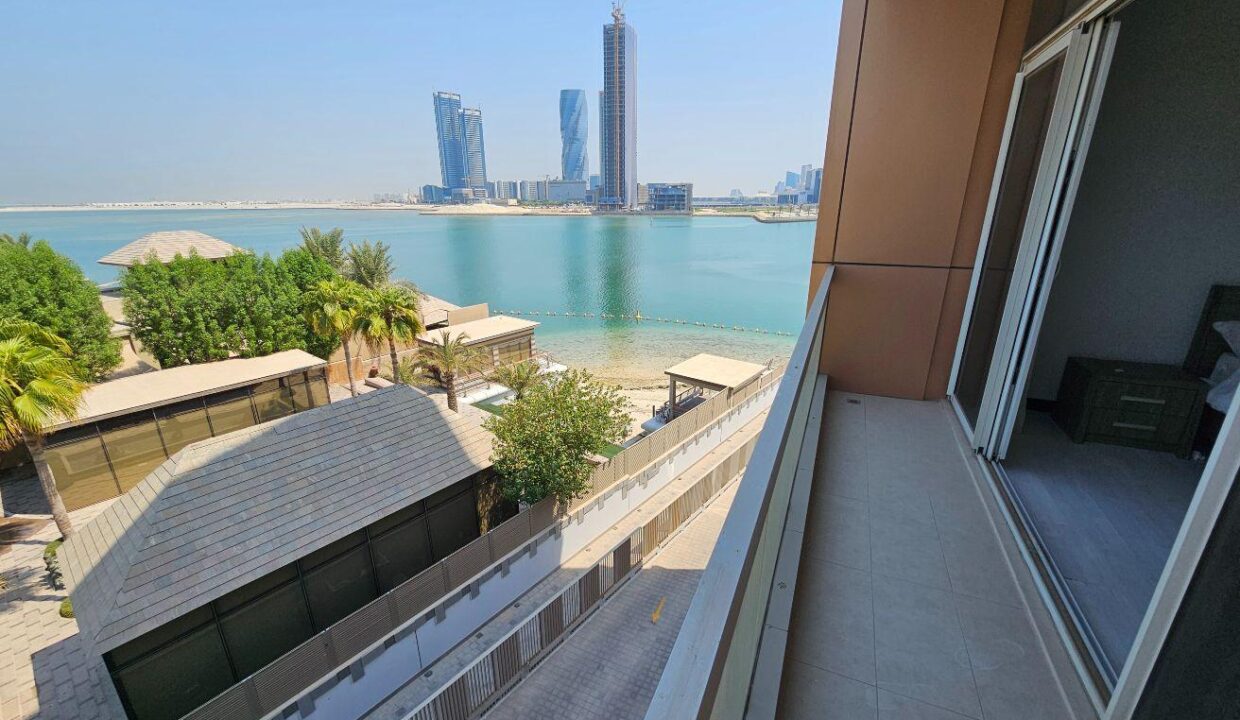 CORNER APARTMENT* UNBLOCKED VIEW* INDOOR POOL* GYM