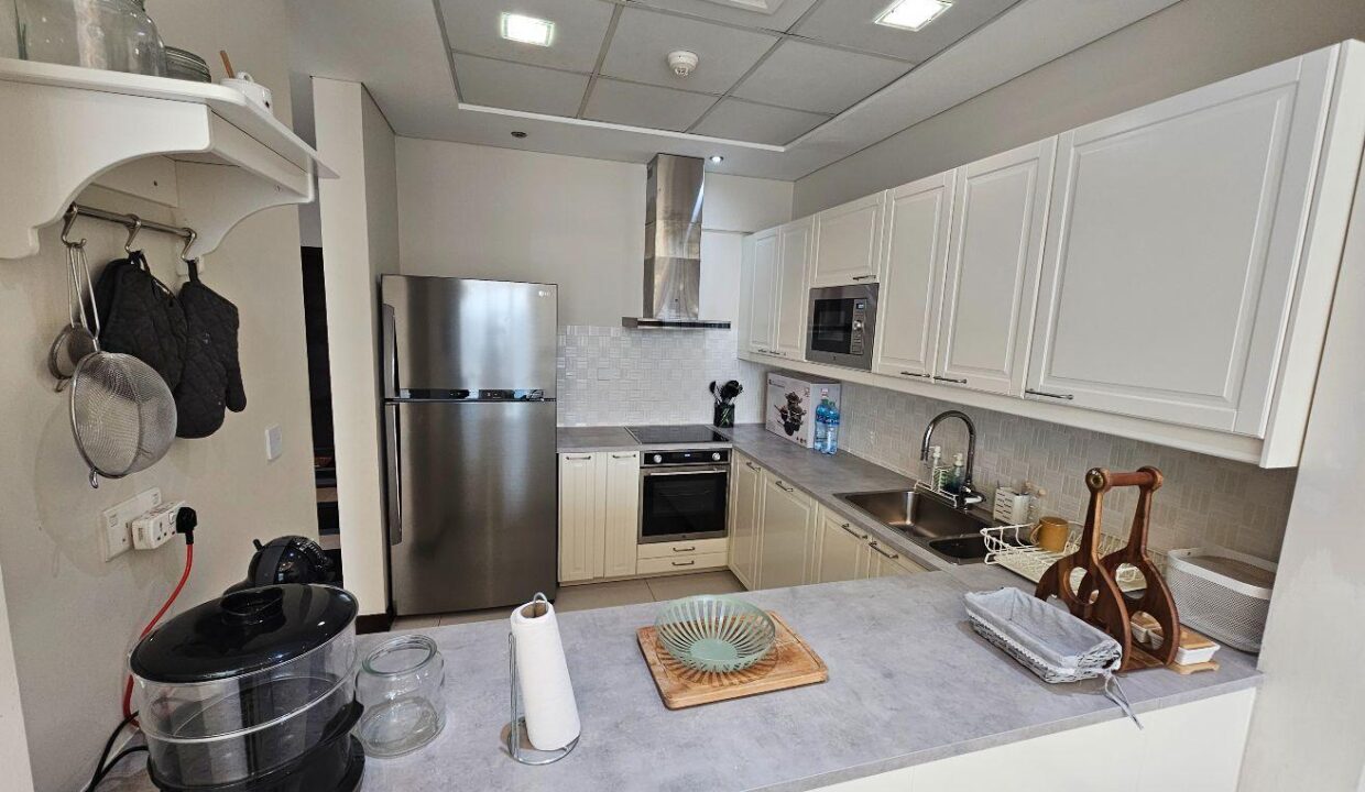 NEW DESIGN KITCHEN * EXCELLENT CONDITION * UNIQUE